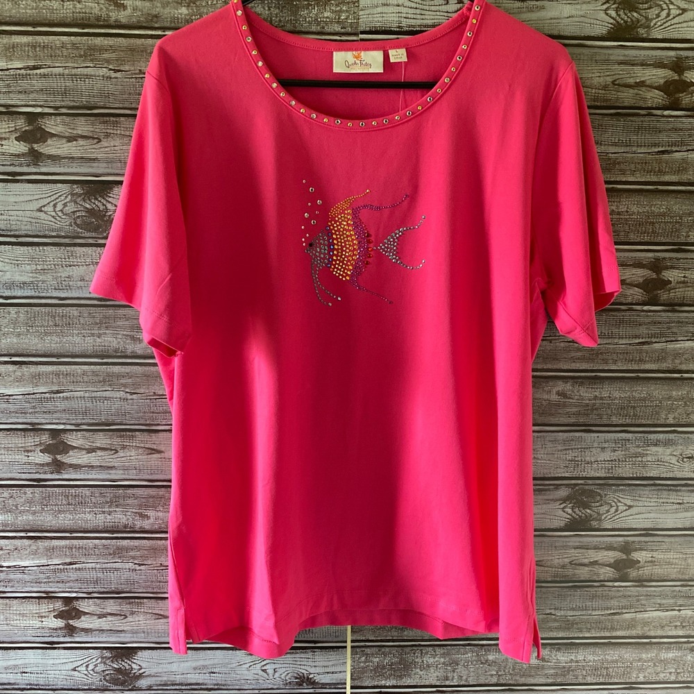 Quacker Factory Women's Short-Sleeved Top Size L Embellished Fish NWT